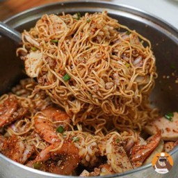 ลาบมาม่า กุ้ง หมูสับ หมูยอ