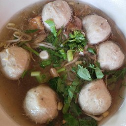 บะหมี่ลูกชิ้นพิเศษ