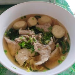 ก๋วยเตี๋ยวกลางซอย