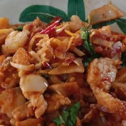 ผัดพริกแกง หน่อไม้ดอง หมูสามชั้นราดข้าว