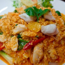 เนื้อปูก้อนผัดผงกระหรี่