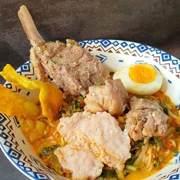 ต้มยำ เล้ง + หมูเด้ง น้ำข้น