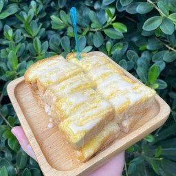 ขนมปังปิ้งเตาถ่านนมสดปั่นbyนมเสือ พัทยาใต้