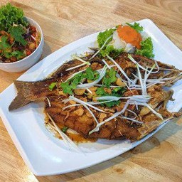 ปลากระพงทอดน้ำปลา