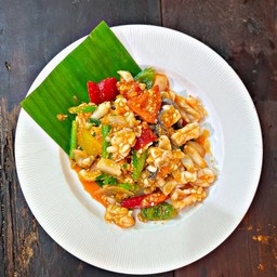 ปลาหมึกผัดไข่เค็ม