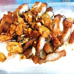 ข้าวหมูทอดกระเทียม