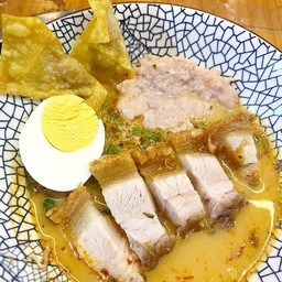 ต้มยำ หมูกรอบ น้ำข้น