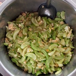 แตงกวาผัดไข่
