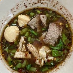 เกาเหลาน้ำตก หมู