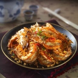 กุ้งขาวทอดกระเทียม กับข้าว