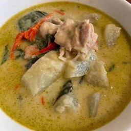 ก๋วยเตี๋ยว กะ แกงเขียวหวาน By ย่าจีน