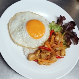 ข้าวพริกแกงหมู/ไก่