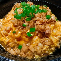 ข้าวไข่ข้นหมูสับกระเทียม