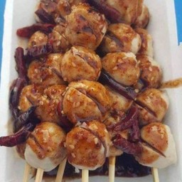 ลูกชิ้นหมูปิ้ง 10 ไม้