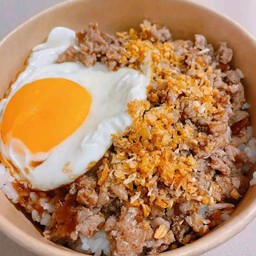 ข้าวหมูสับกระเทียม (ไม่มีไข่ดาว)