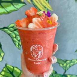 สตรอว์เบอร์รี่ปั่น