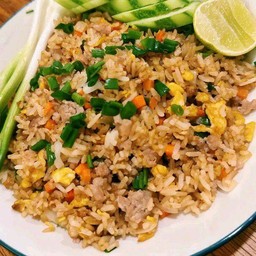 ข้าวผัดหมูสับ