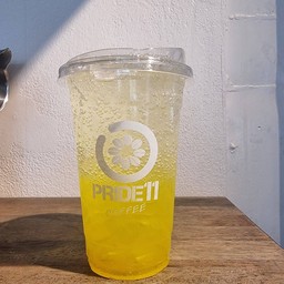 Pineapple soda-สับปะรดโซดา(20 oz.)