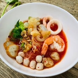 เส้นเล็กเย็นตาโฟ-ทะเล