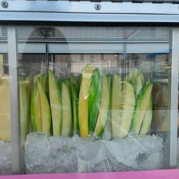 ผลไม้ดอง ผลไม้สดพร้อมทาน ปตท.ท่าเสด็จ