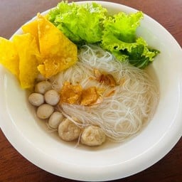 เส้นเล็กน้ำใสลูกชิ้นปลากราย
