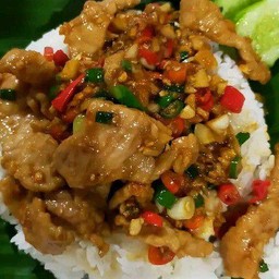 หมูคั่วพริกเกลือ (กับข้าว)