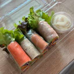 สลัดโรล,สลัดผัก,แซนวิช,ปังปิ้ง by Phak Baanploy