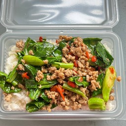 คะน้าหมูสับ