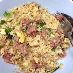 ข้าวผัดแหนมหมู ขยี้ ขยี้