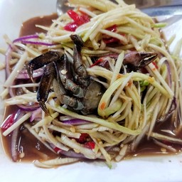 ตำมะม่วงปูปลาร้าปูดำ