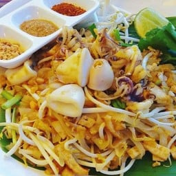 ผัดไทยตามสั่ง by ครัวขี้เมา Kitchenhome by. Papaflame