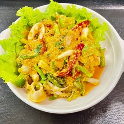 หมึกผัดผงกะหรี่