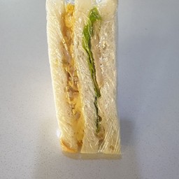 แซนวิสไข่หมูยอ