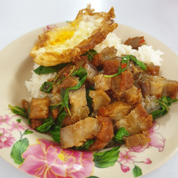 ผัดกะเพราหมูกรอบ