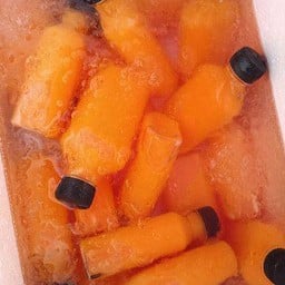 น้ำส้ม คั้นสด 4ขวด 100บาท