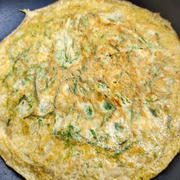 ข้าวไข่เจียวชะอม