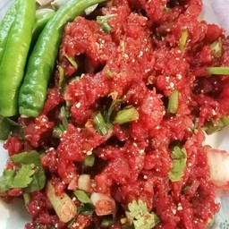 ก้อยเนื้อดิบขม