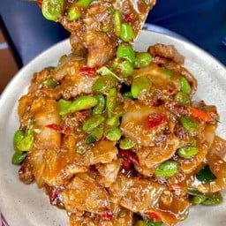 หมูผัดพริกแกงใต้ใส่สะตอ