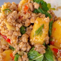ข้าว กะเพราหมูสับ เต้าหู้ไข่