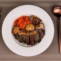 ข้าวผัดมันเนื้อพิคานย่า