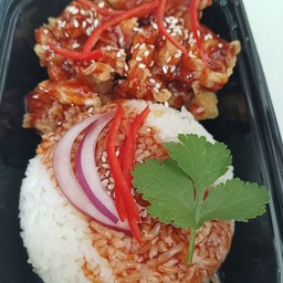 ข้าวไก่กรอบซอสพริกเกาหลี