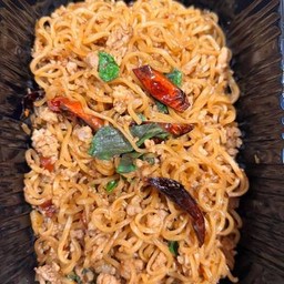 มาม่าผัดกะเพรา