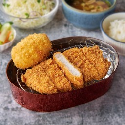 ชุดทงคัตสึหมูสันนอกและโคโรเกะครีมปู