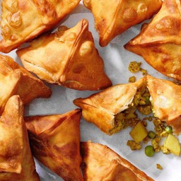 Chicken Samosa ( 4 PCs )