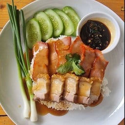 ข้าวหมูแดง-หมูกรอบ