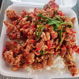 เคี้ยวมันส์ฉันเเละเธอ (กระเพราหมูชิ้น+เนื้อสับ)