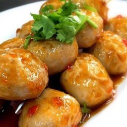 ลูกชิ้นทอด-ใส้อั่วรสเด็ด  บ้าน 94  ลุมพินีทาวน์วิลล์