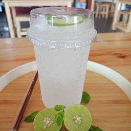 น้ำมะพร้าวโซดา