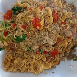 มาม่ากระเพราเนื้อสับ