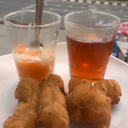 ไข่ลวกบวกปาท่องโก๋